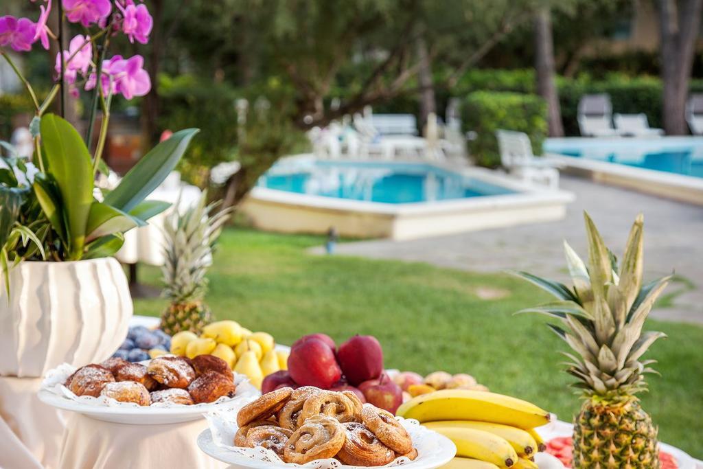 Hotel Doge Milano Marittima Exterior photo