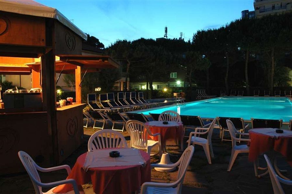 Hotel Doge Milano Marittima Exterior photo