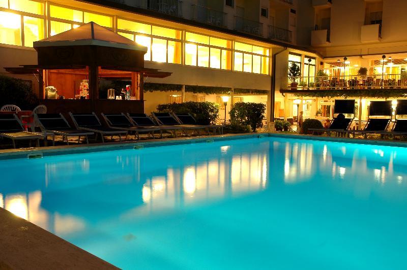 Hotel Doge Milano Marittima Exterior photo